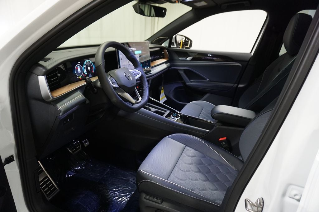 2026 Volkswagen Tiguan 2.0T SEL R-Line Turbo