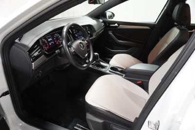 2019 Volkswagen Jetta R-Line