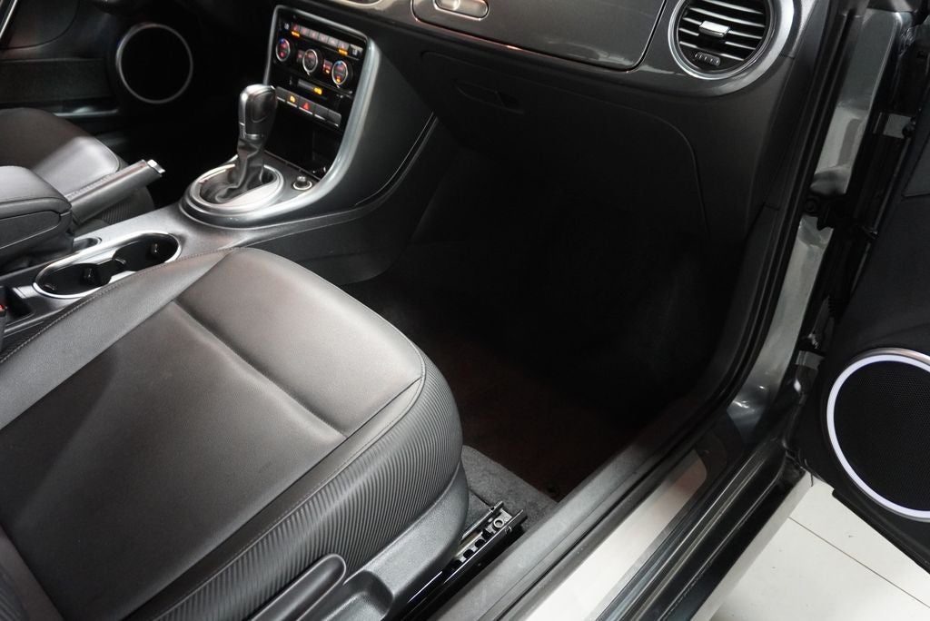 2018 Volkswagen Beetle 2.0T SE