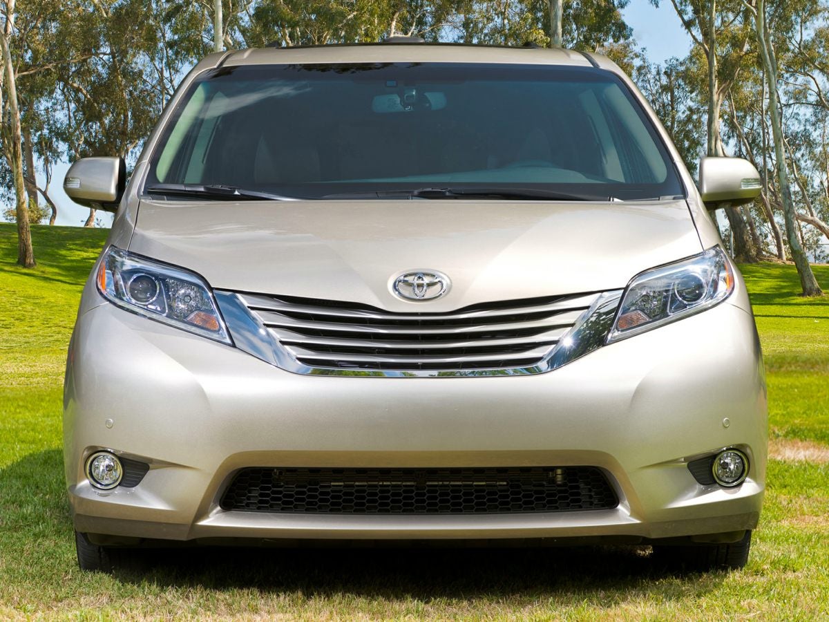 2017 Toyota Sienna XLE 8 Passenger