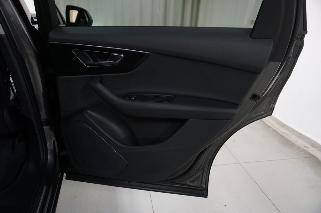 2023 Audi Q7 45 Premium quattro