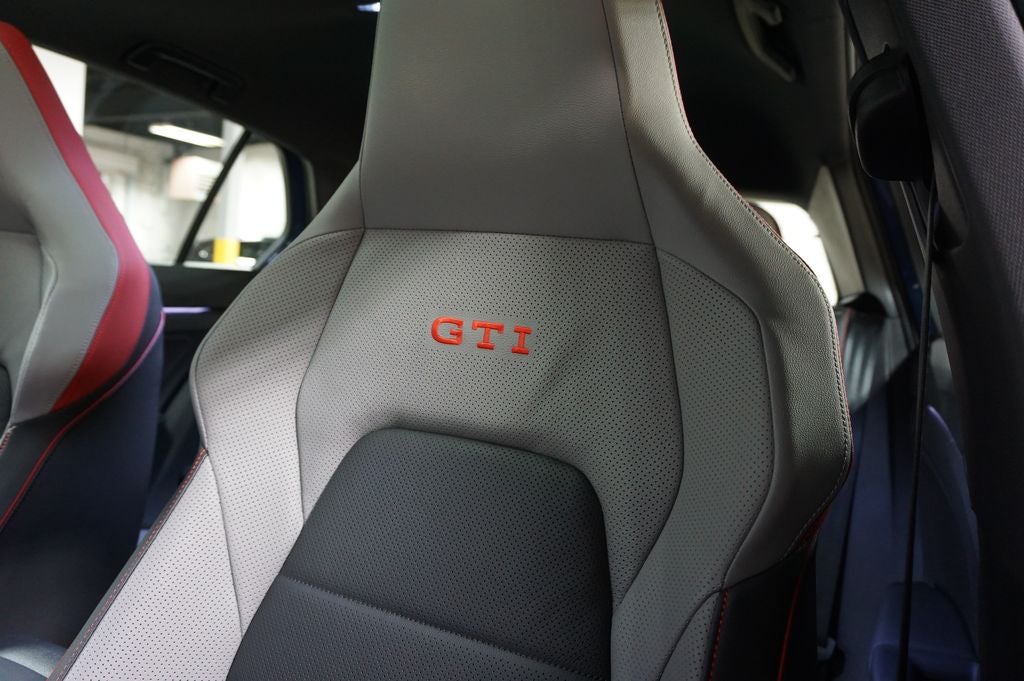 2025 Volkswagen Golf GTI 2.0T SE