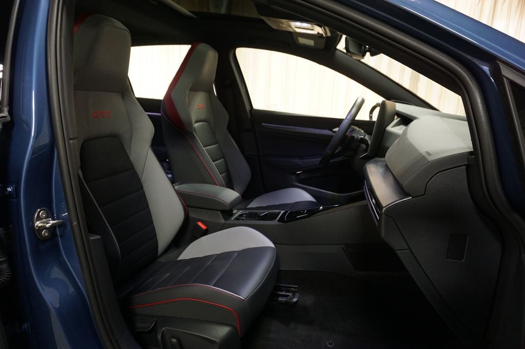 2025 Volkswagen Golf GTI 2.0T SE