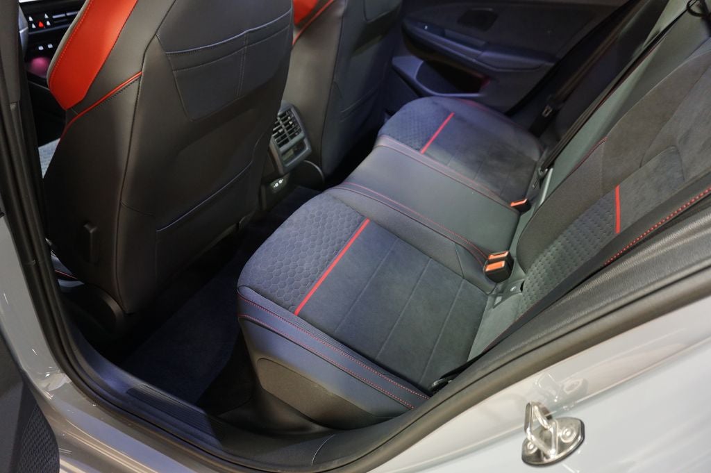 2025 Volkswagen Golf GTI 2.0T SE