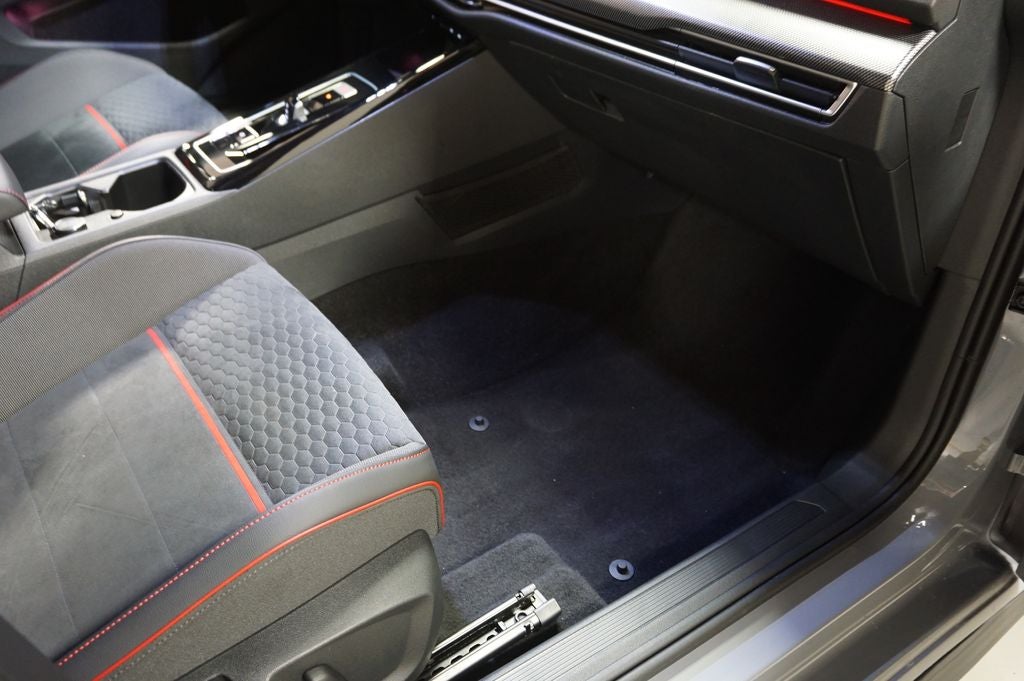 2025 Volkswagen Golf GTI 2.0T SE