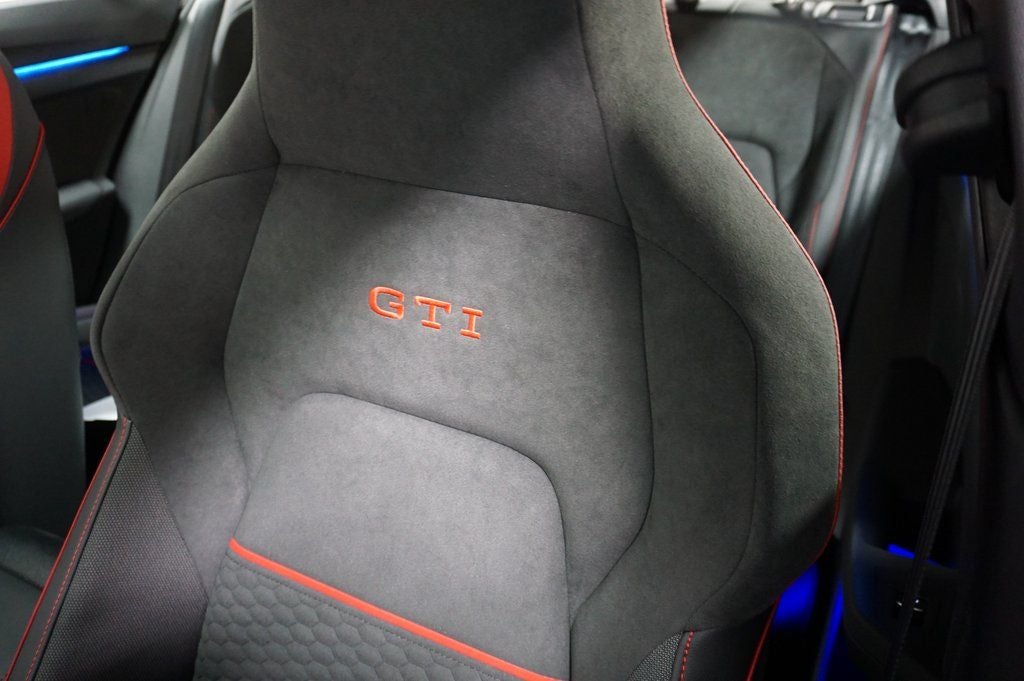 2025 Volkswagen Golf GTI 2.0T SE