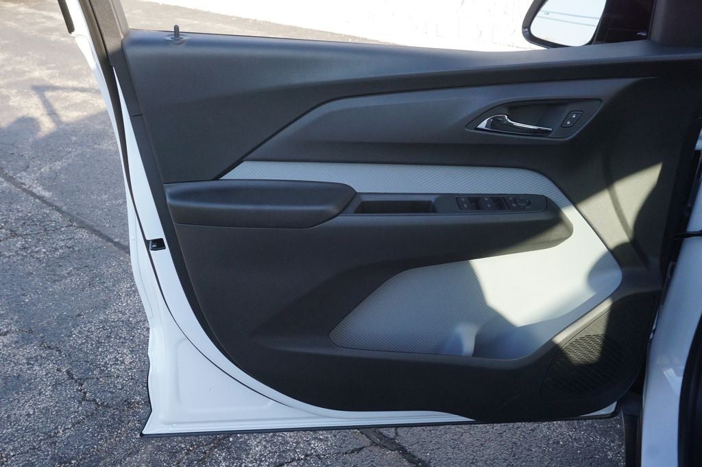 2027 Chevrolet Bolt EV LT