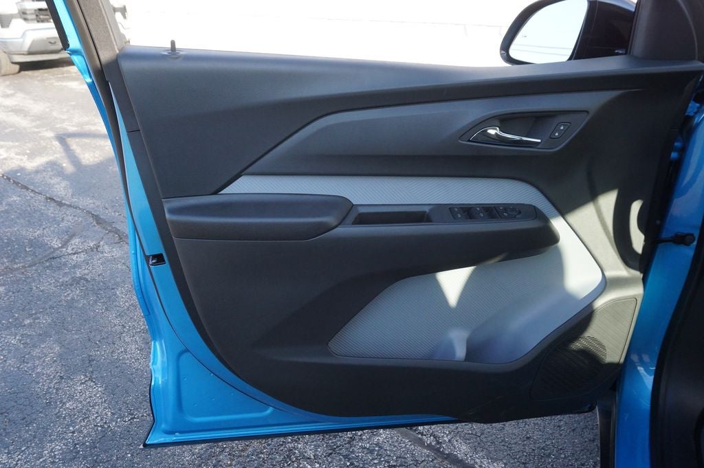 2027 Chevrolet Bolt EV LT