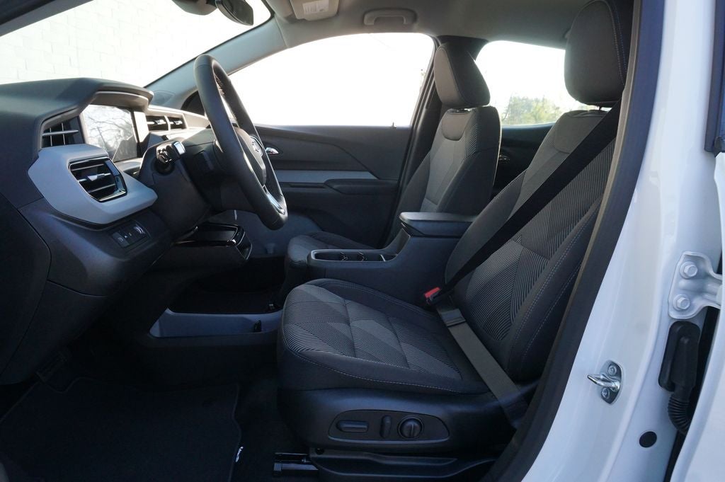 2027 Chevrolet Bolt EV LT