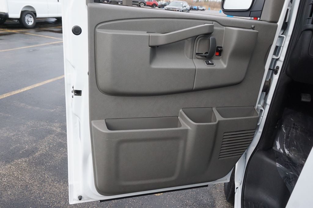 2025 Chevrolet Express 2500 Work Van Cargo