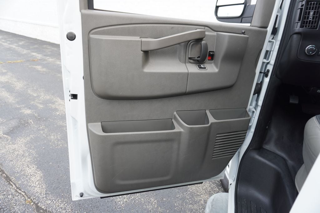 2025 Chevrolet Express 2500 Work Van Cargo