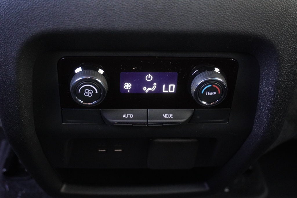 2027 Chevrolet Traverse LT 2LT