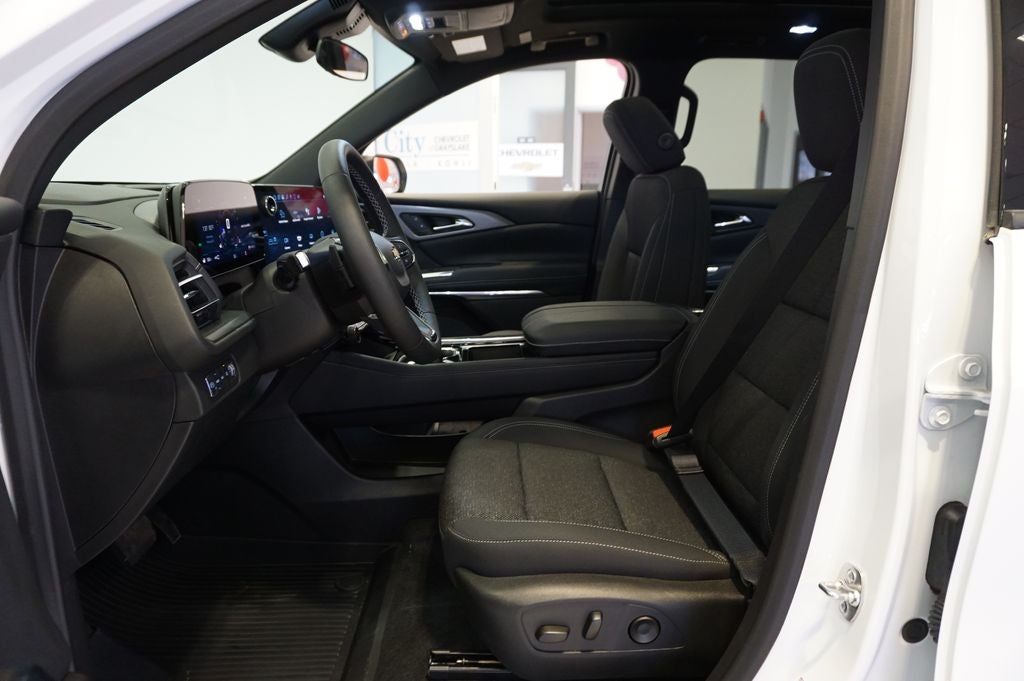2025 Chevrolet Traverse LT 2LT