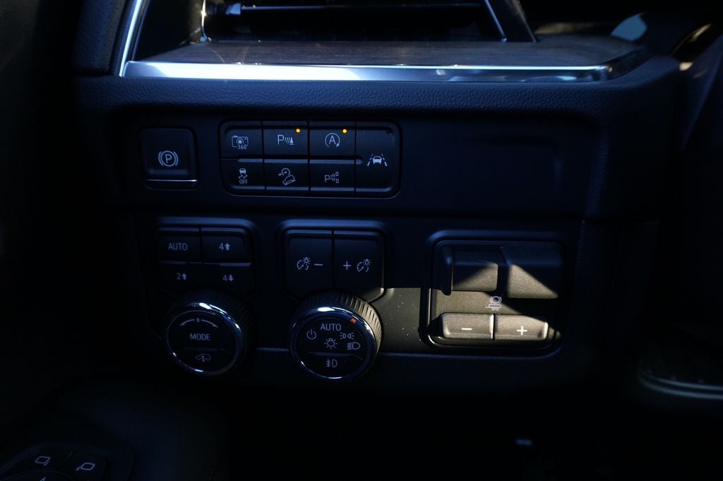 2025 Chevrolet Suburban High Country