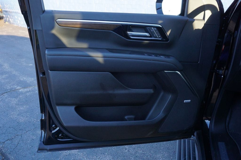 2025 Chevrolet Suburban High Country