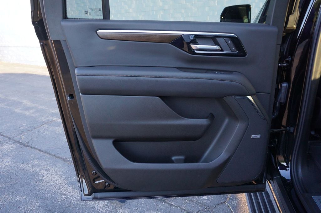 2025 Chevrolet Suburban High Country
