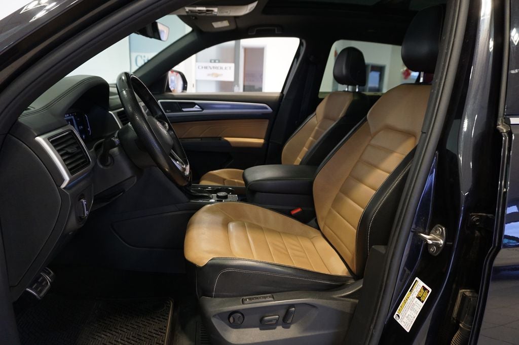 2022 Volkswagen Atlas Cross Sport 3.6L V6 SEL Premium R-Line