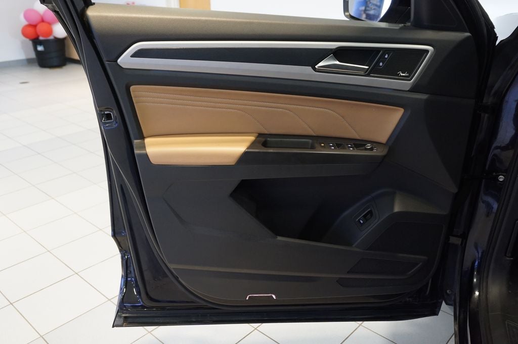 2022 Volkswagen Atlas Cross Sport 3.6L V6 SEL Premium R-Line