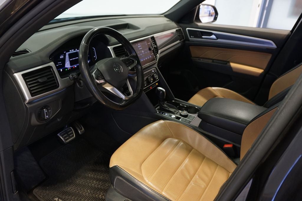 2022 Volkswagen Atlas Cross Sport 3.6L V6 SEL Premium R-Line