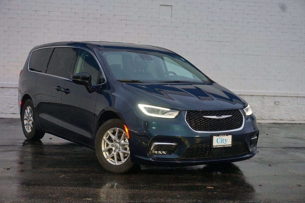 2024 Chrysler Pacifica Touring L