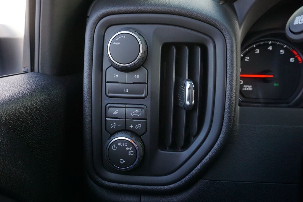 2026 Chevrolet Silverado 2500HD Custom