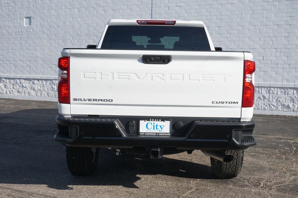 2026 Chevrolet Silverado 2500HD Custom