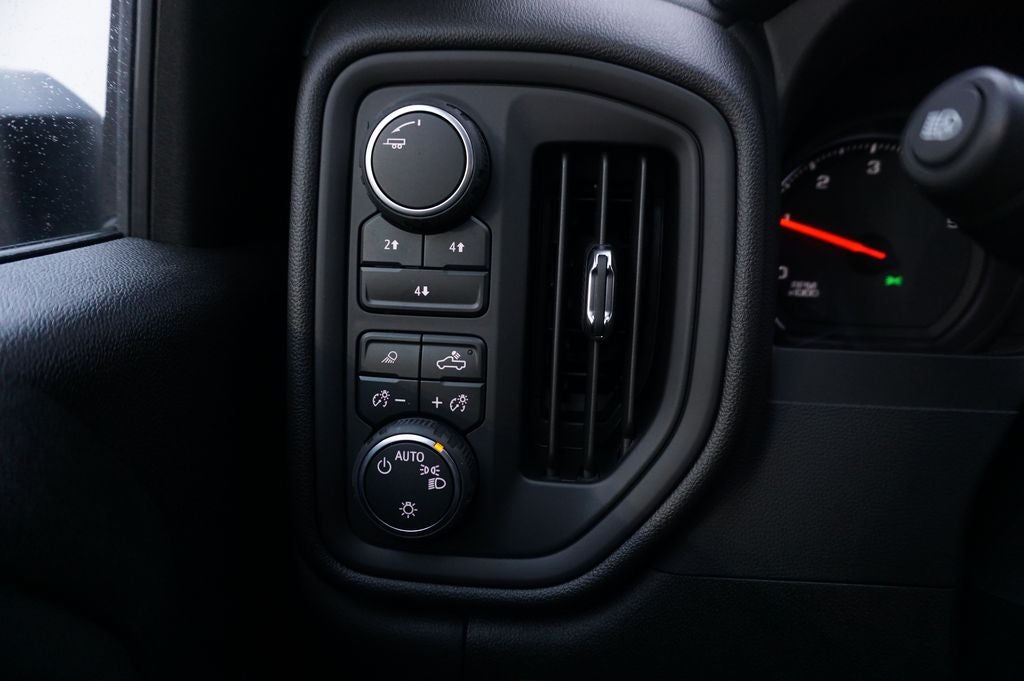 2026 Chevrolet Silverado 2500HD Custom