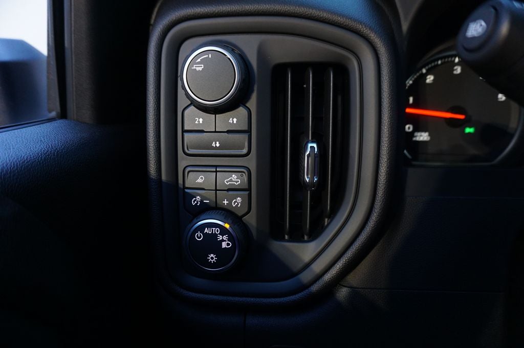 2026 Chevrolet Silverado 2500HD Custom