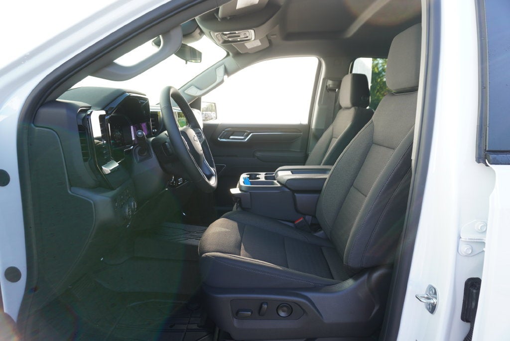 2026 Chevrolet Silverado 1500 LT LT1