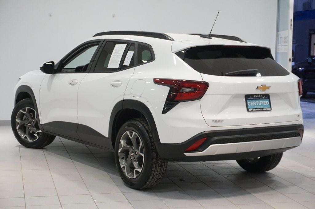 2025 Chevrolet Trax LT