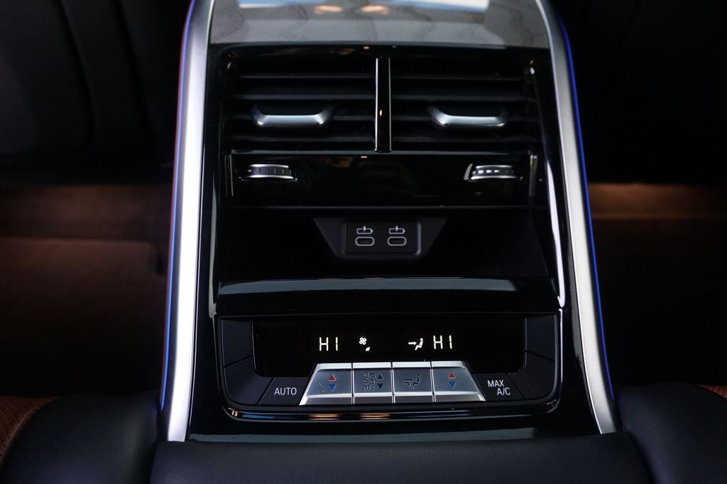 2022 BMW 8 Series 840