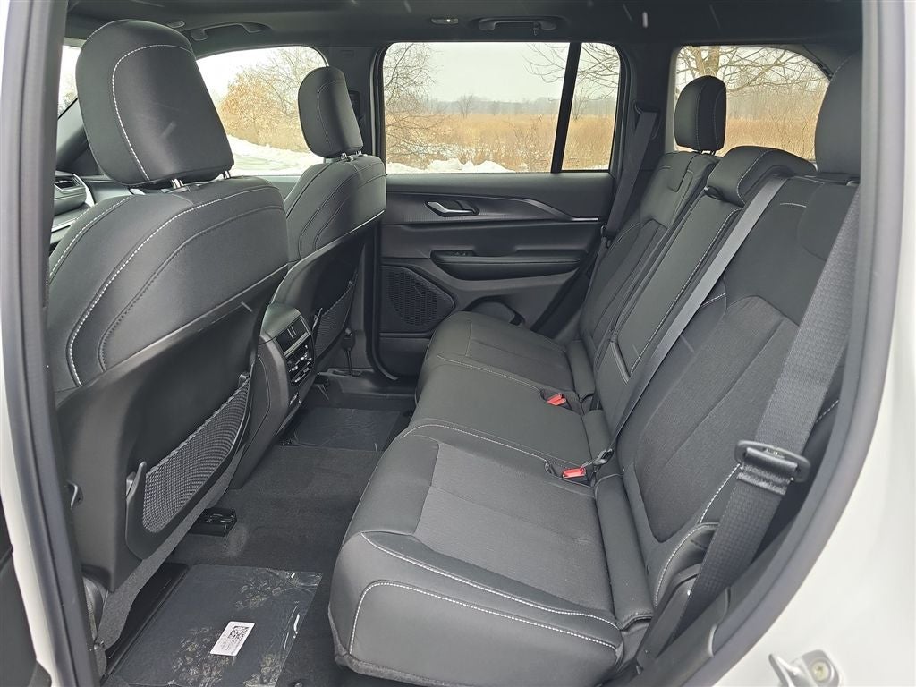 2026 Jeep Grand Cherokee Laredo