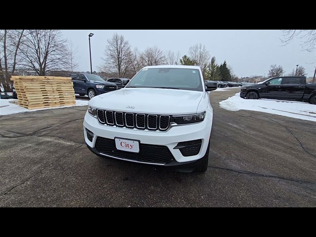 2026 Jeep Grand Cherokee Laredo