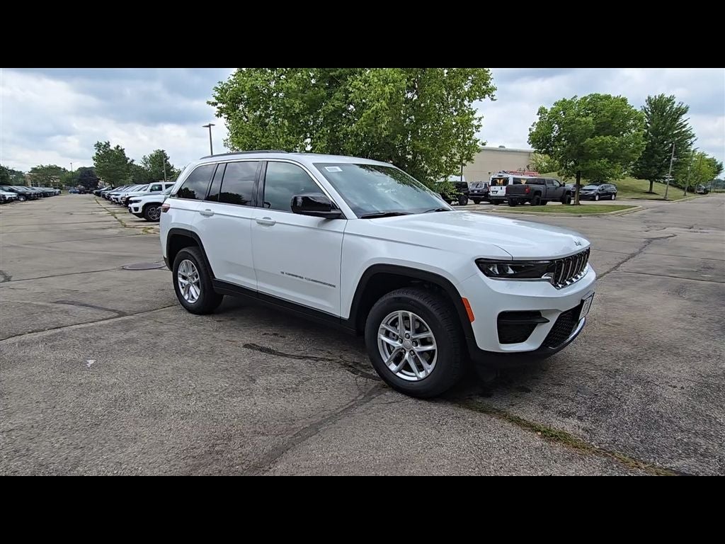 2026 Jeep Grand Cherokee Laredo