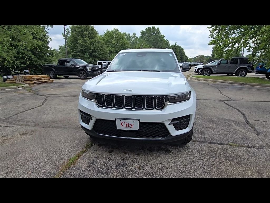 2026 Jeep Grand Cherokee Laredo
