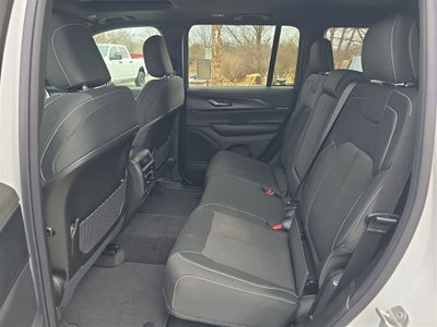 2026 Jeep Grand Cherokee Laredo