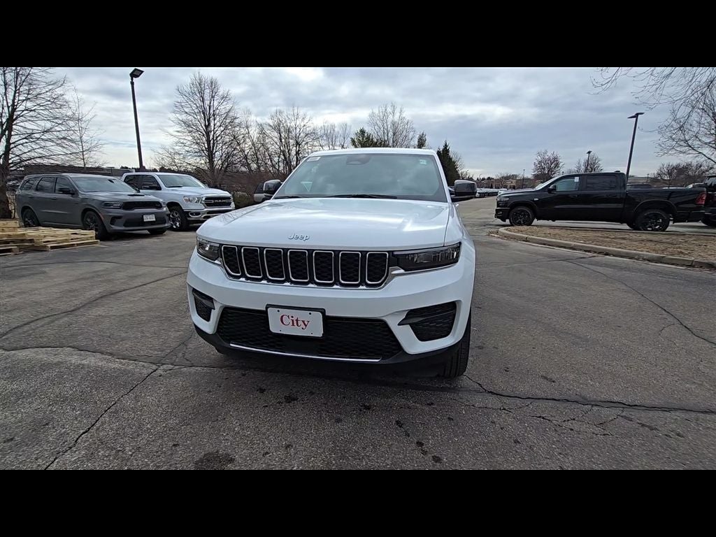 2026 Jeep Grand Cherokee Laredo
