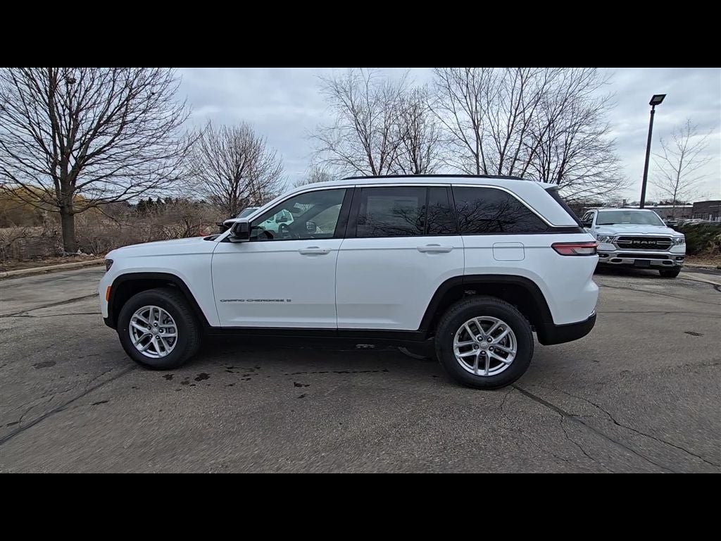 2026 Jeep Grand Cherokee Laredo