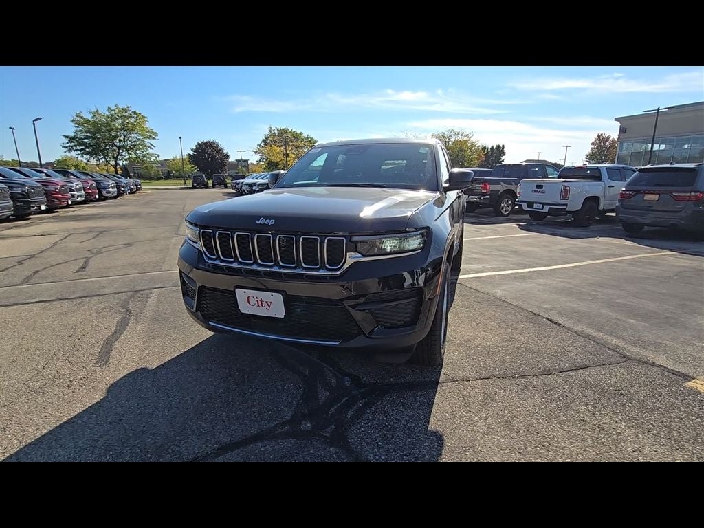 2025 Jeep Grand Cherokee Laredo