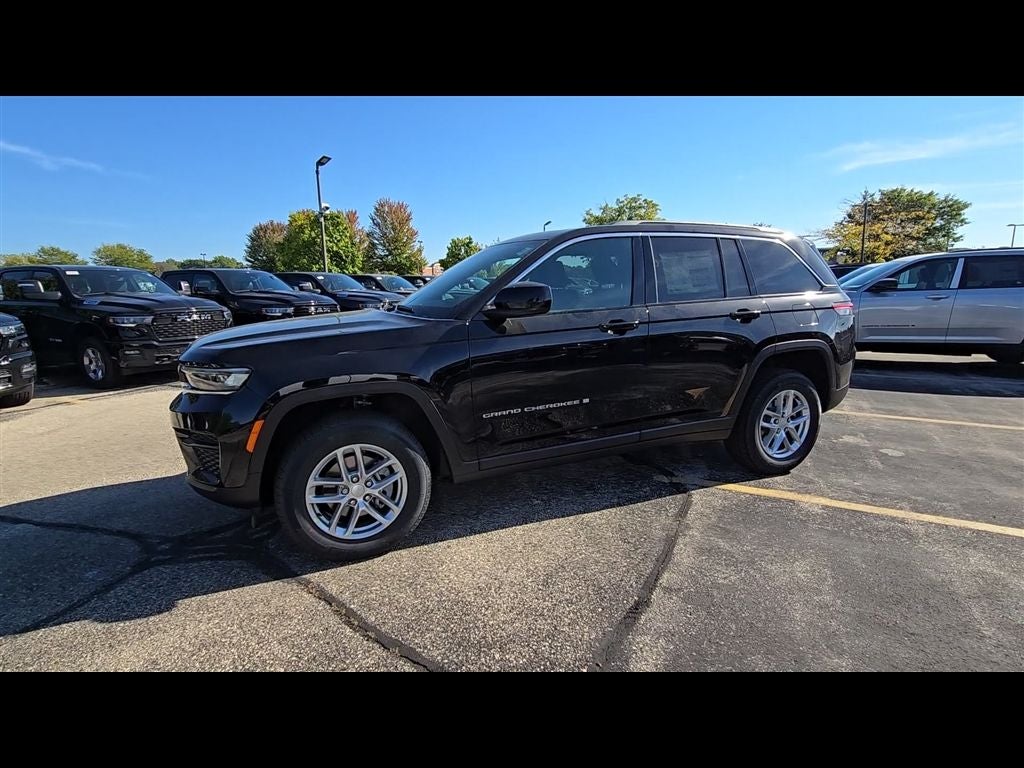 2025 Jeep Grand Cherokee Laredo