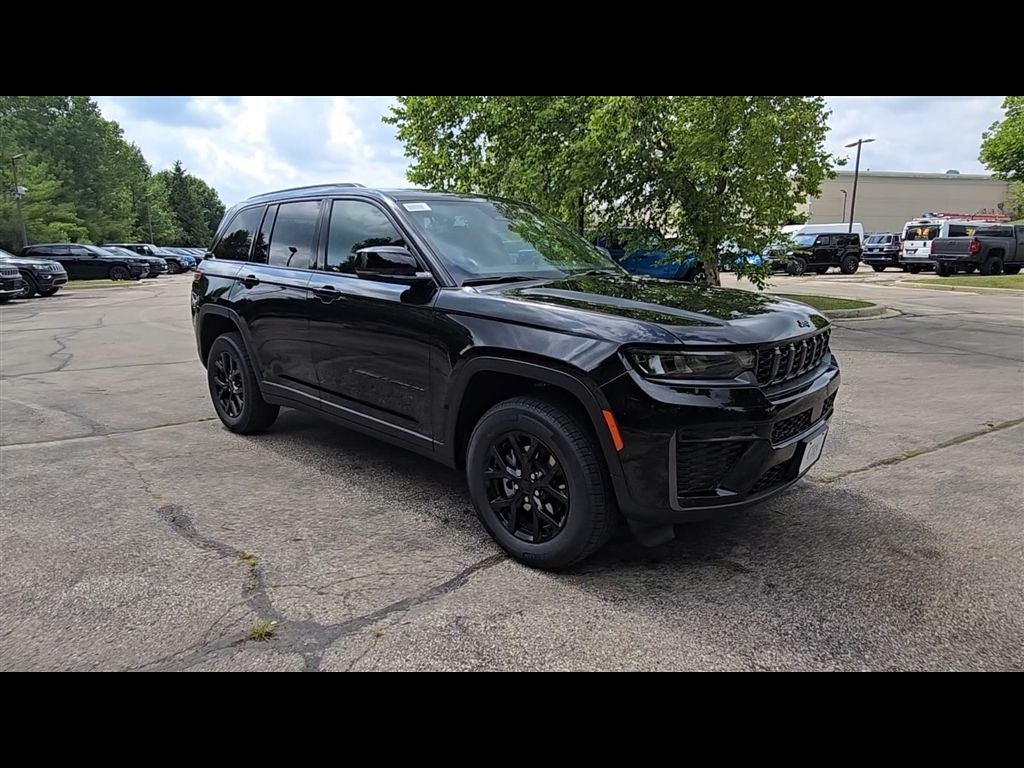 2026 Jeep Grand Cherokee Altitude