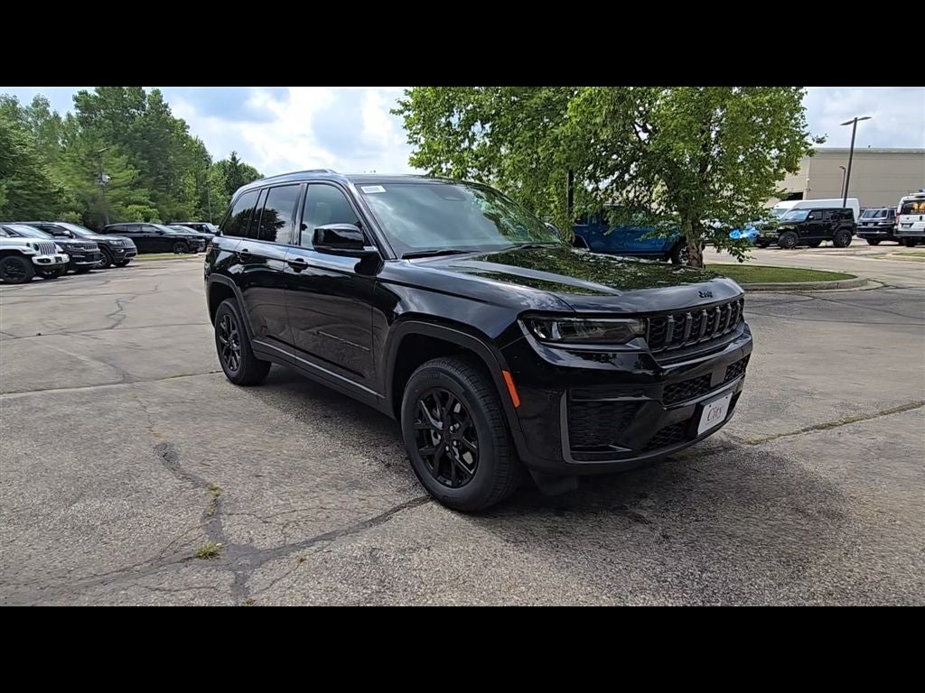 2026 Jeep Grand Cherokee Altitude