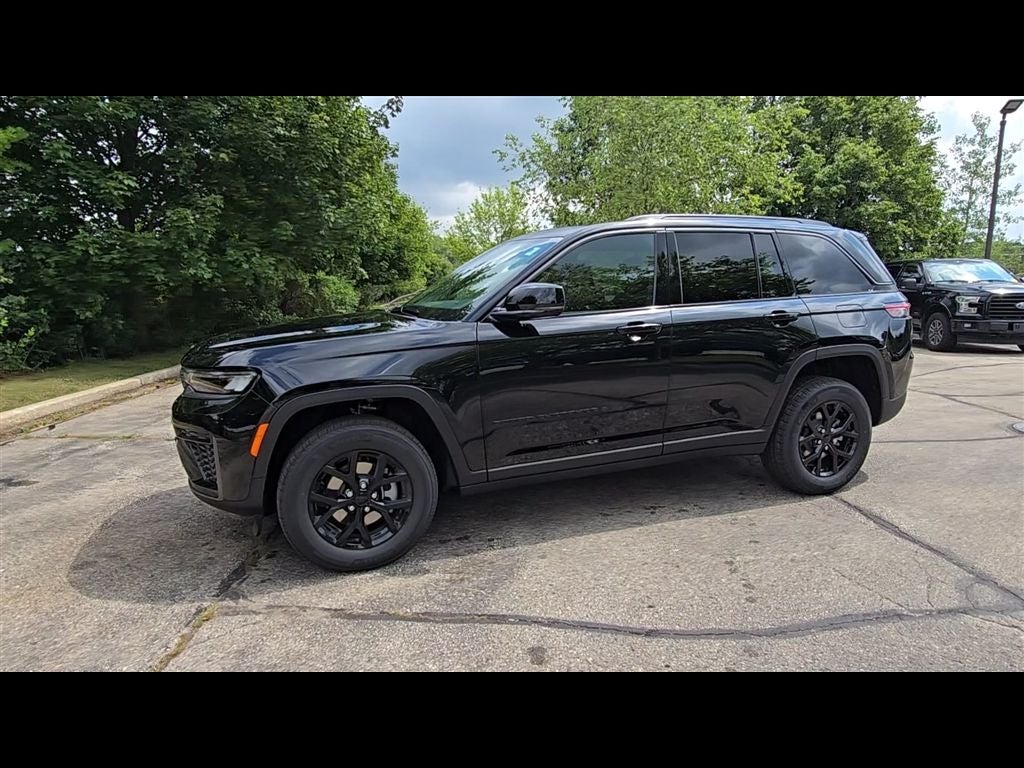 2026 Jeep Grand Cherokee Altitude