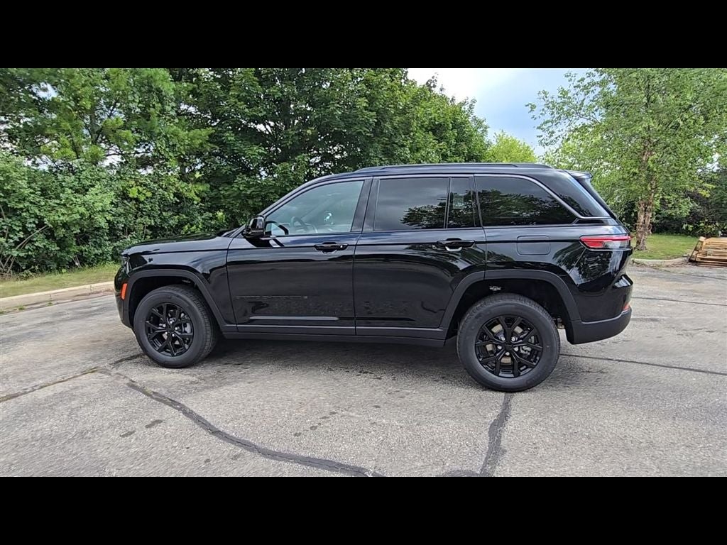 2026 Jeep Grand Cherokee Altitude