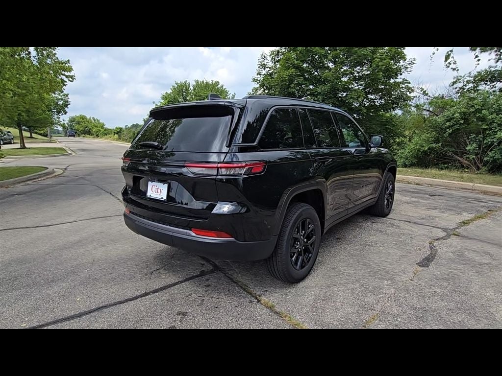 2026 Jeep Grand Cherokee Altitude