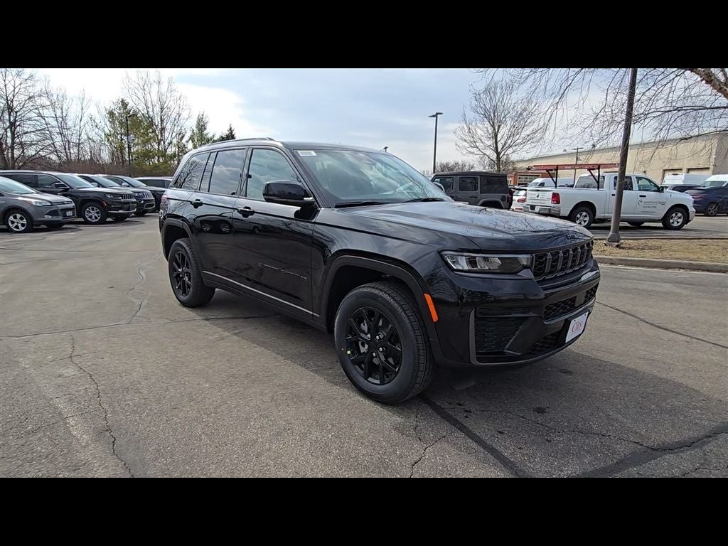 2026 Jeep Grand Cherokee Laredo