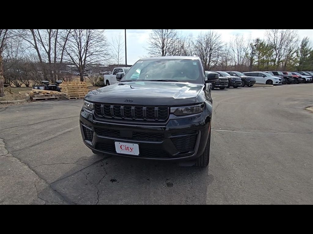 2026 Jeep Grand Cherokee Laredo