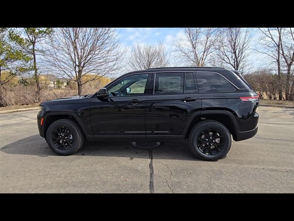 2026 Jeep Grand Cherokee Laredo