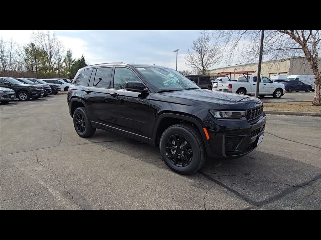 2026 Jeep Grand Cherokee Laredo