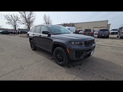 2026 Jeep Grand Cherokee Laredo